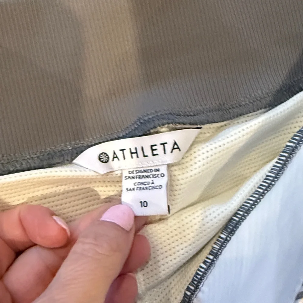 Athleta Brooklyn grey/white striped skort, size 10
